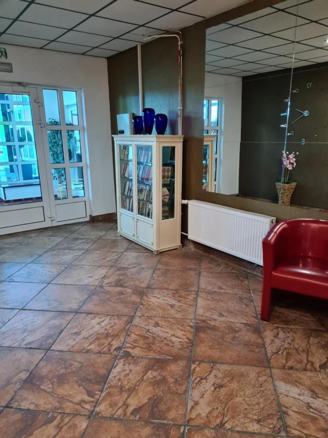 Hotel Montenegro บรุนตาล ภายนอก รูปภาพ