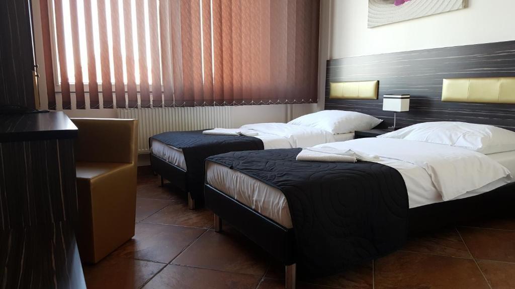 Hotel Montenegro บรุนตาล ภายนอก รูปภาพ
