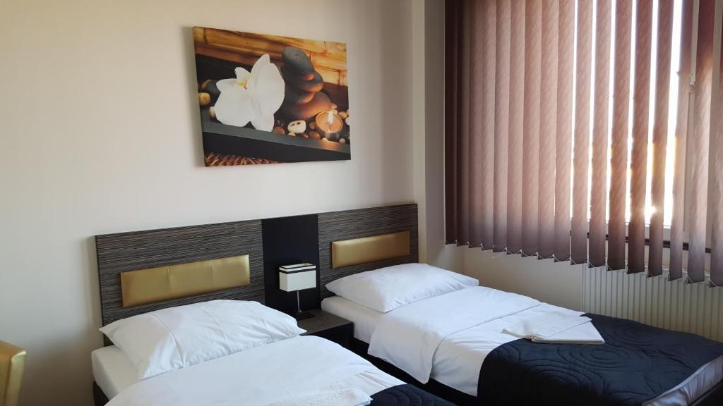 Hotel Montenegro บรุนตาล ภายนอก รูปภาพ